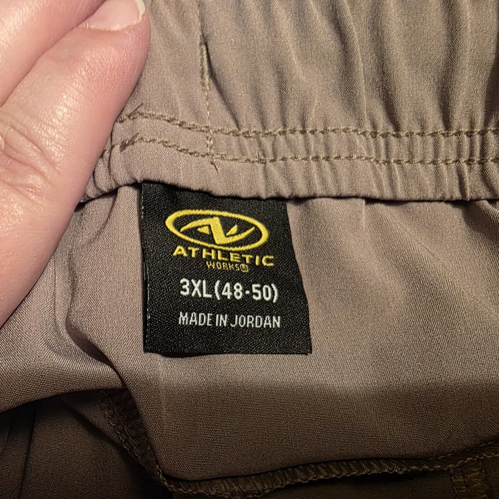 NWT Athletic Works Woven Shorts Men's Size 3XL In Taupe - Picture 3 of 12